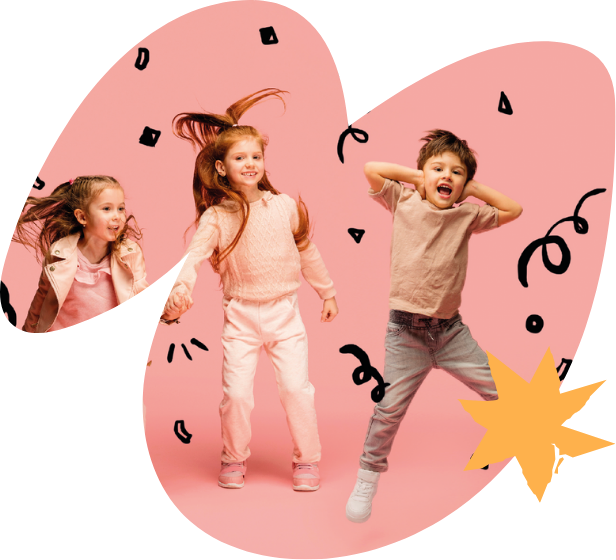 Kinder spielen in der Spielburg